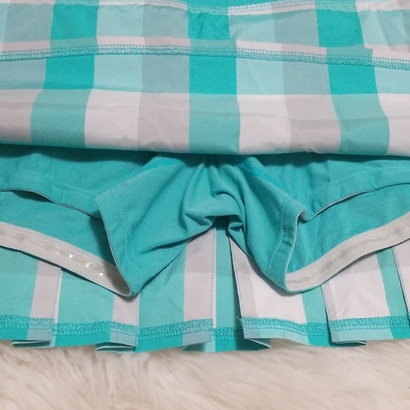 Like New! Lululemon Lagoon Checkered Skort - Picture 3 of 8